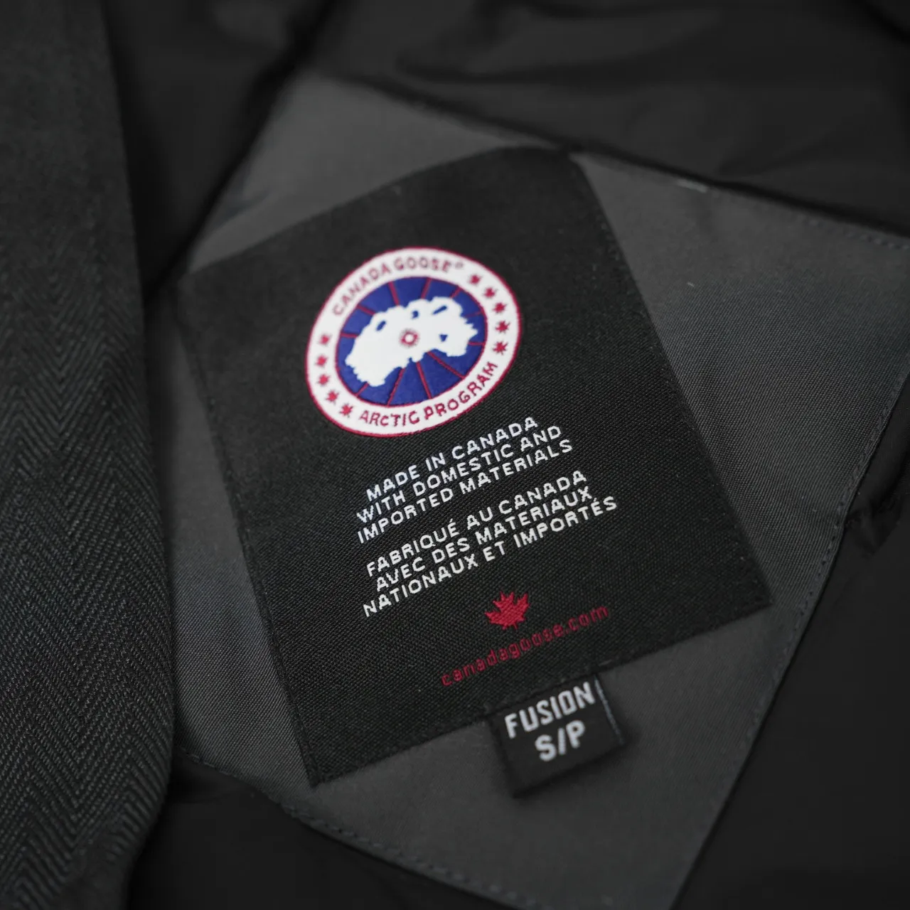 P720 CANADA GOOSE丨Canada Goose 02 hooded fur collar down jacket Color: Graphite Gray Size: XS-XL